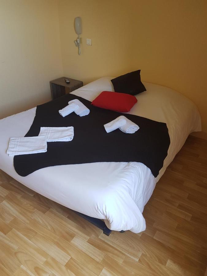 Léhon Auberge Le Guinefort מראה חיצוני תמונה